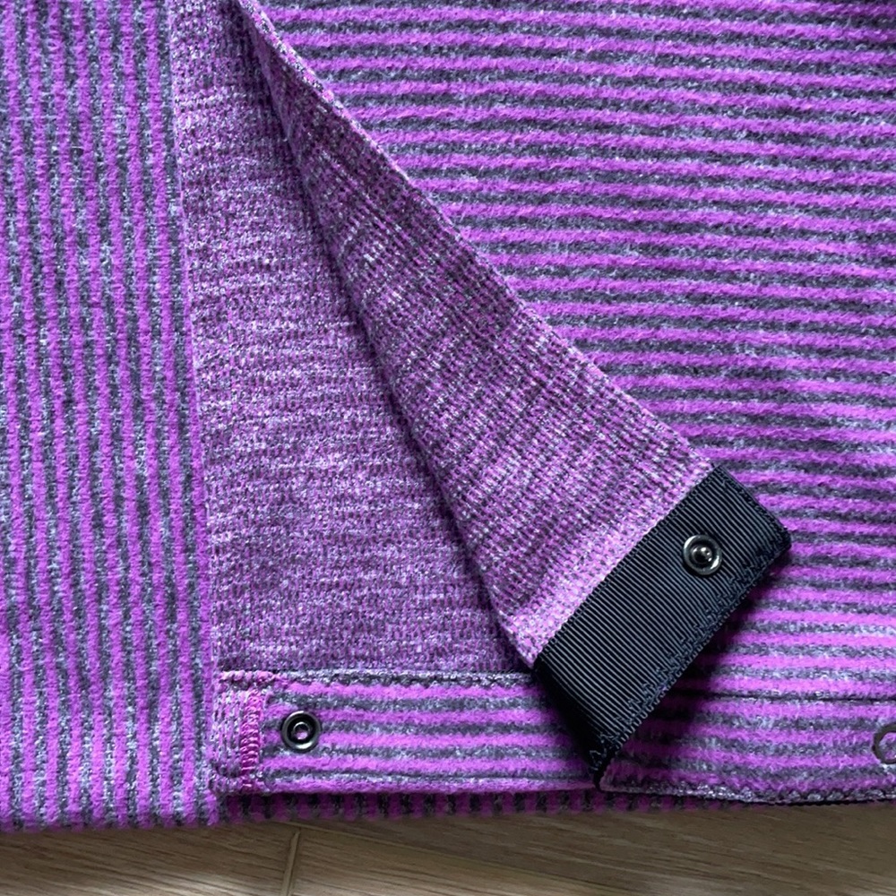 Lululemon Customizable Snap Scarf